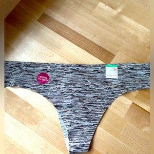 Grey seamless thong *brand new*